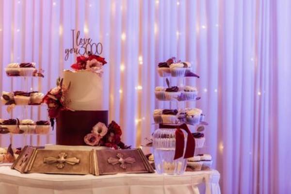 The wedding cake.