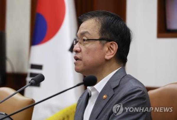 Finance Minister Choi Sang-mok speaks during a meeting of ministers co<em></em>nnected to the eco<em></em>nomy in Seoul on Aug. 7, 2024. (Yonhap)