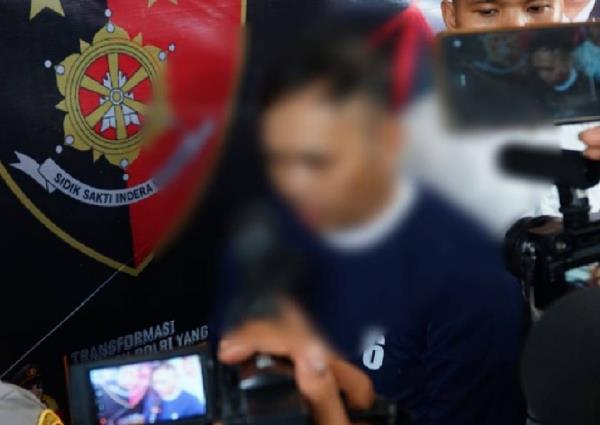 Indo<em></em>nesian man fatally stabs friend who kicked him out of WhatsApp group 