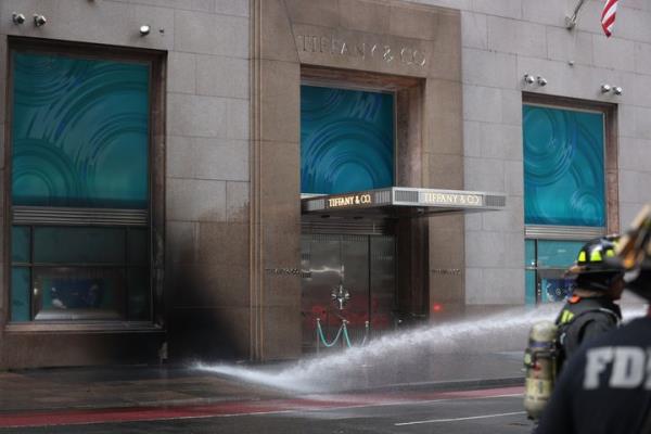 The fire was reported shortly after 9:30 a.m. and was under co<em></em>ntrol by noon, firefighters said. 
